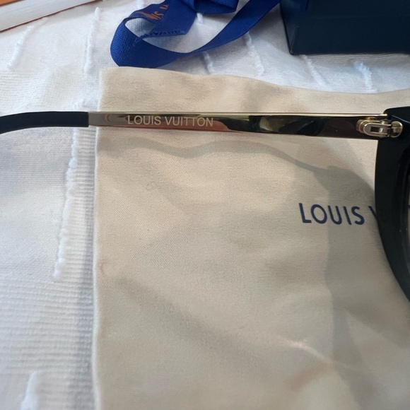 LOUIS VUITTON La Boum Canvas Sunglasses - Picture 5 of 11